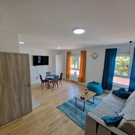 Square Studio Тузла Екстериор снимка